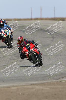 media/Nov-26-2023-TrackDaz (Sun) [[64ad8cfd8f]]/Mock Race/Outside Grapevine/